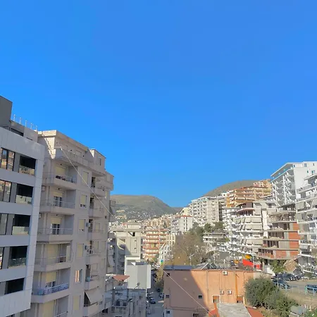 Tropical Apartament شقة ساراندا