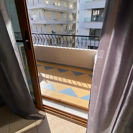 Tropical Apartament شقة