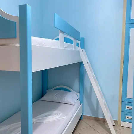 Tropical Apartament ساراندا