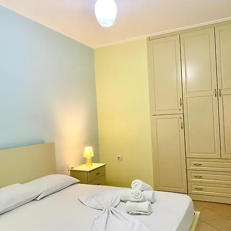 Tropical Apartament شقة *