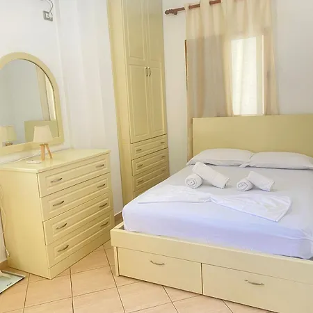 Tropical Apartament شقة